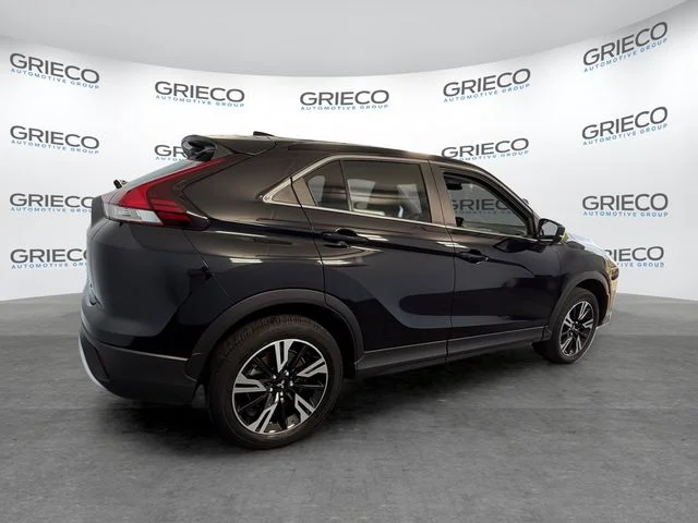 Used 2025 Black Mitsubishi SE image 11