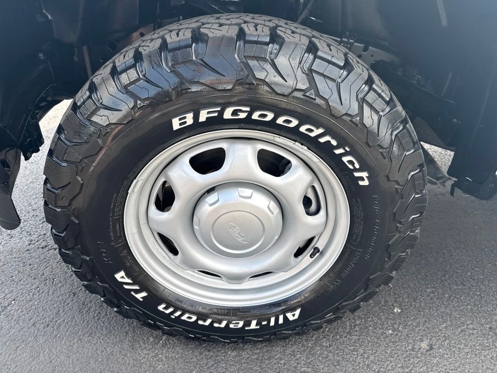 Used 2022 White Ford XL image 9