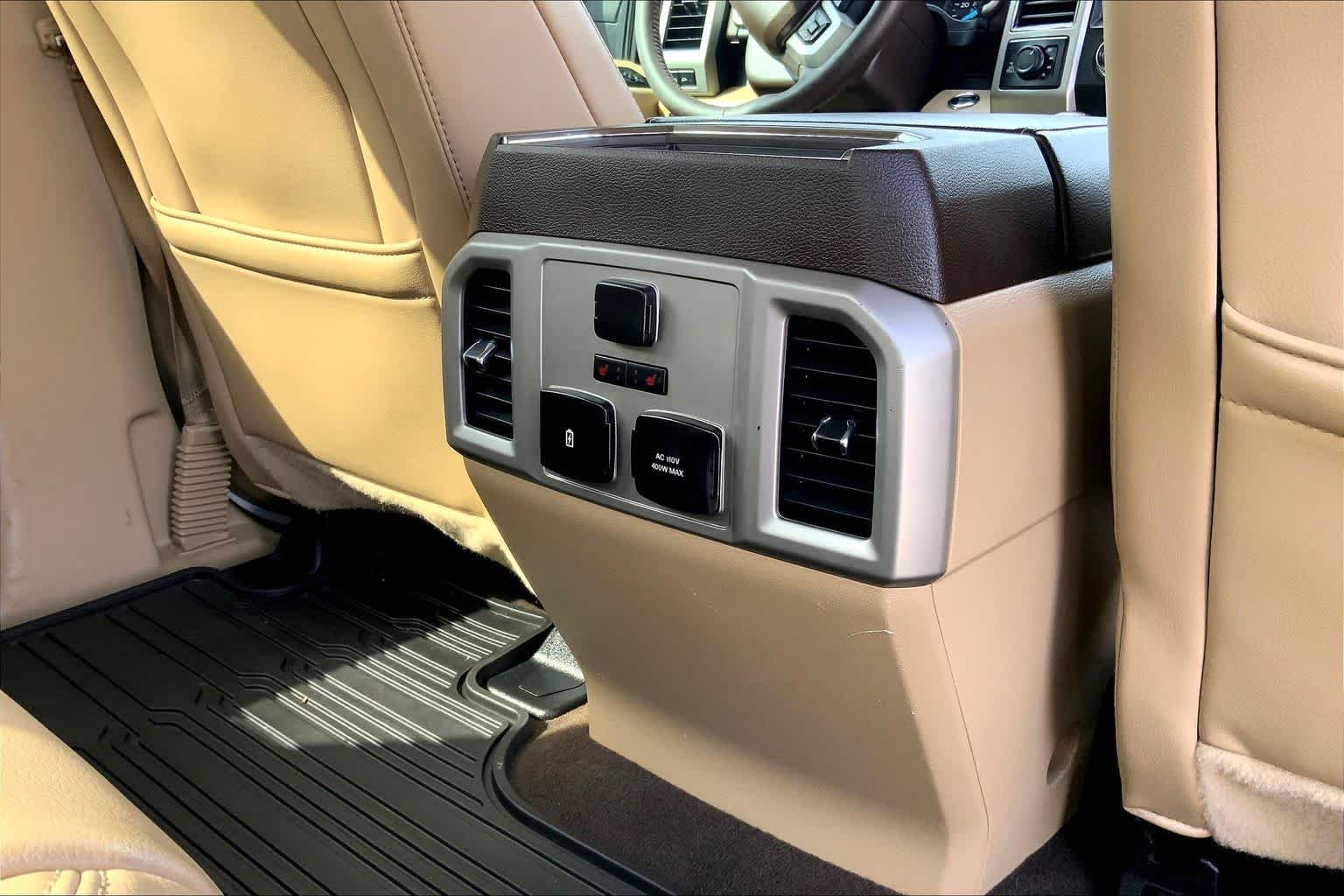 Used 2019 White Platinum Metallic Tri-Coat Ford LARIAT image 36