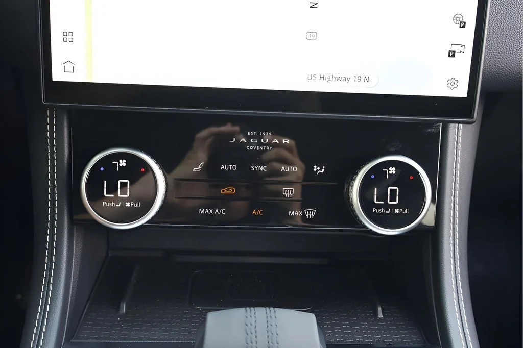 2026 Jaguar F-Pace R-Dynamic S - Photo 25