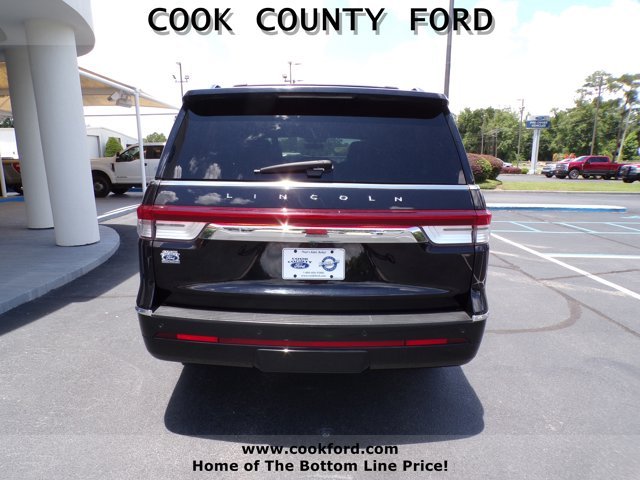 Used 2023 Infinite Black Metallic Lincoln Reserve image 12