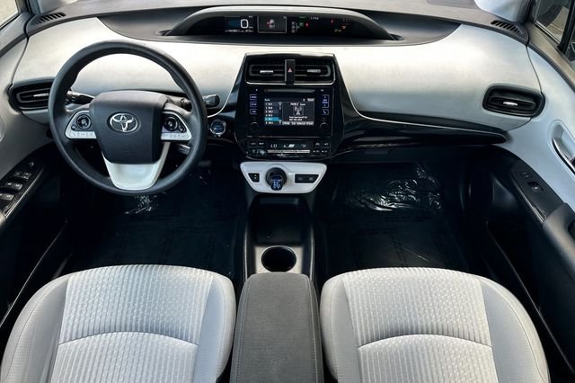 Certified Used 2017 Gray Toyota Two image 15