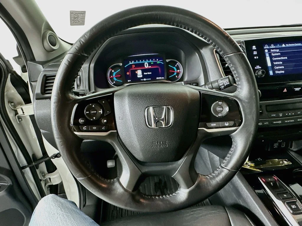 Used 2019  Honda Touring image 12