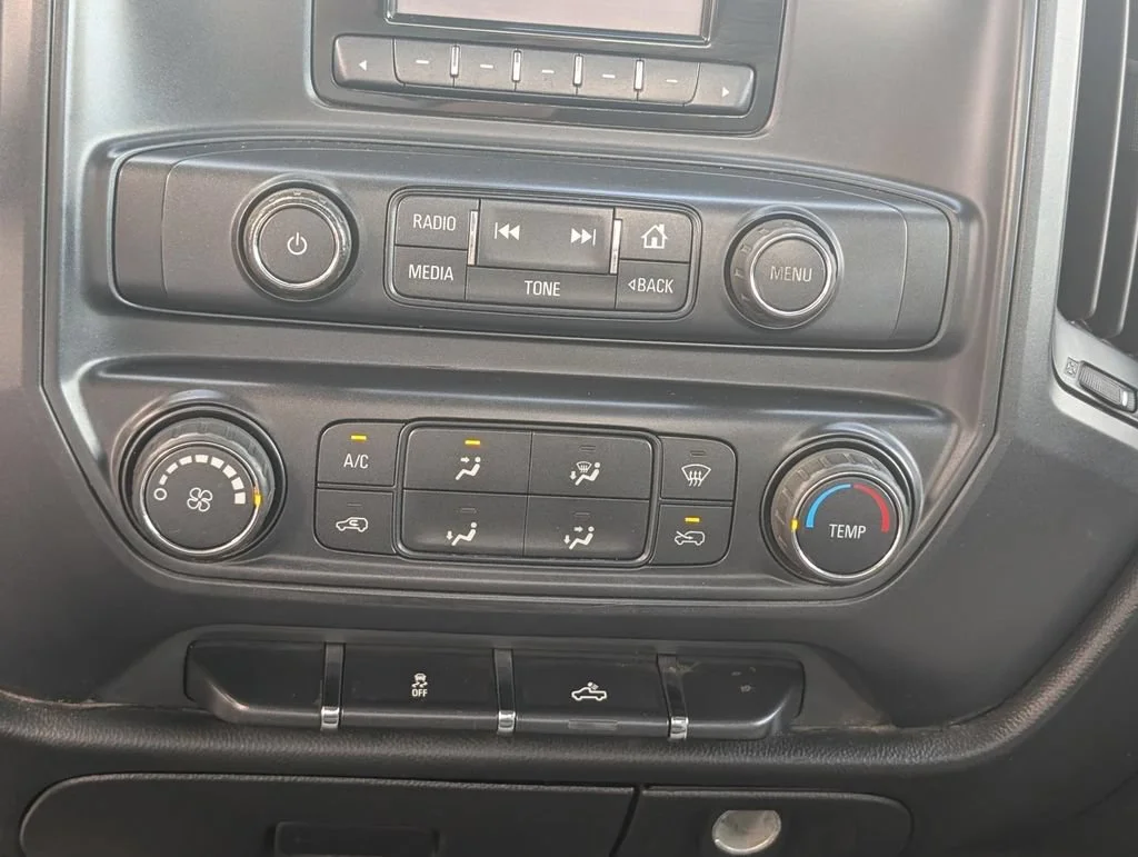 Used 2015 SUMMIT WHITE Chevrolet Work Truck image 17