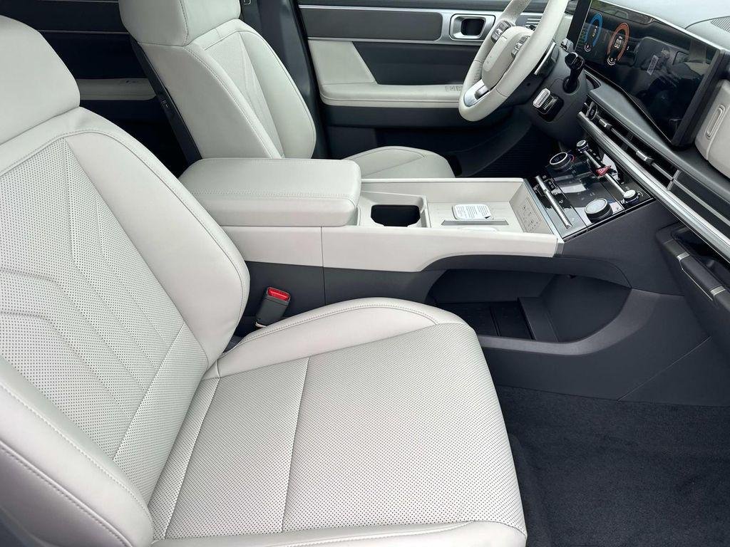 New 2026 Silver Hyundai SEL image 15