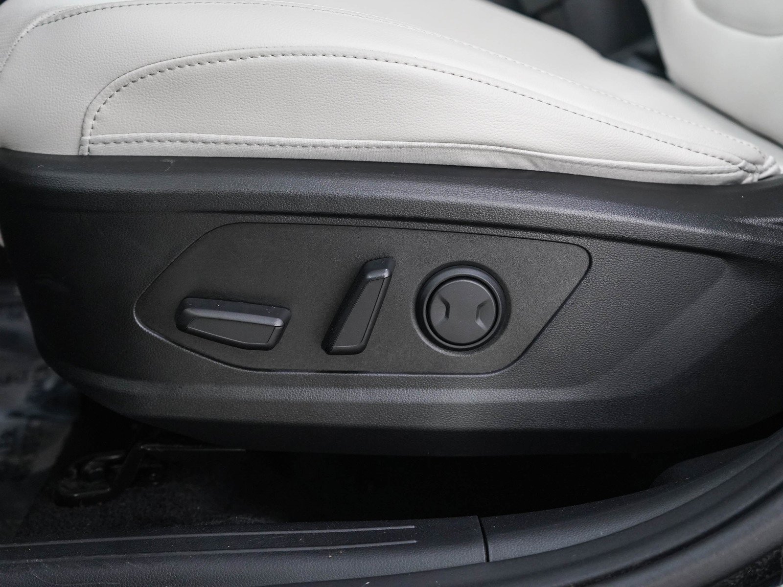 Used 2024 Black Pearl Hyundai SEL AWD *Ltd Avail* image 29