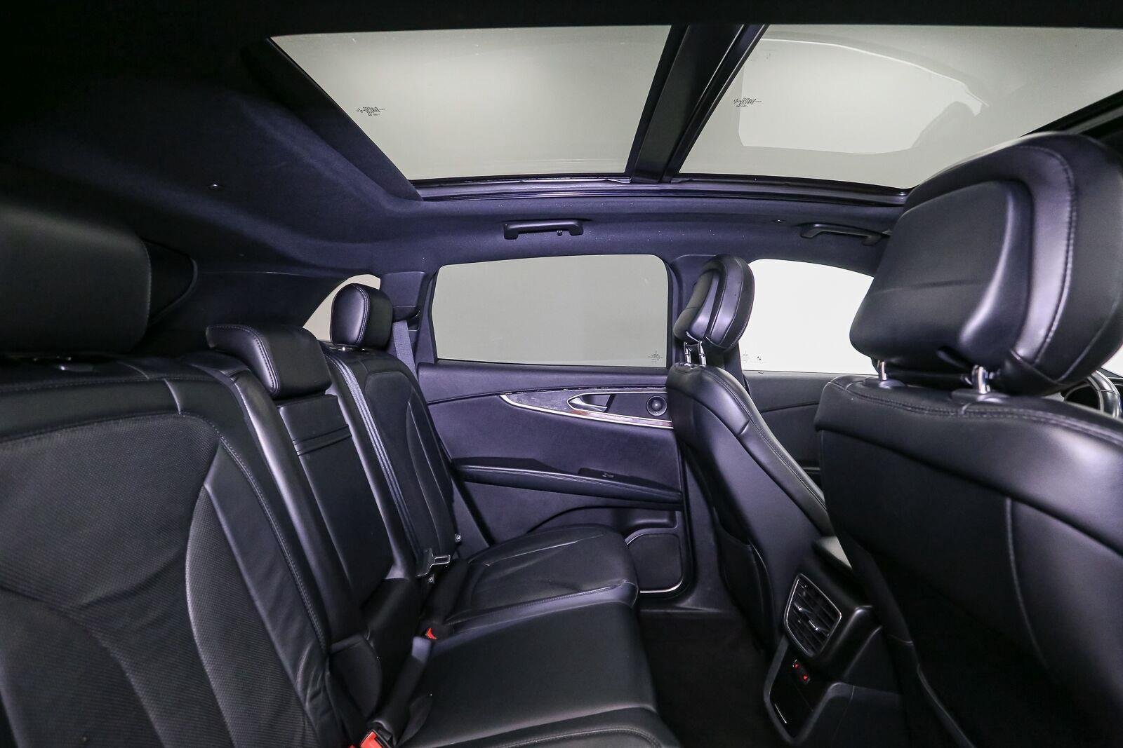 Used 2020 Magnetic Gray Lincoln Reserve image 26