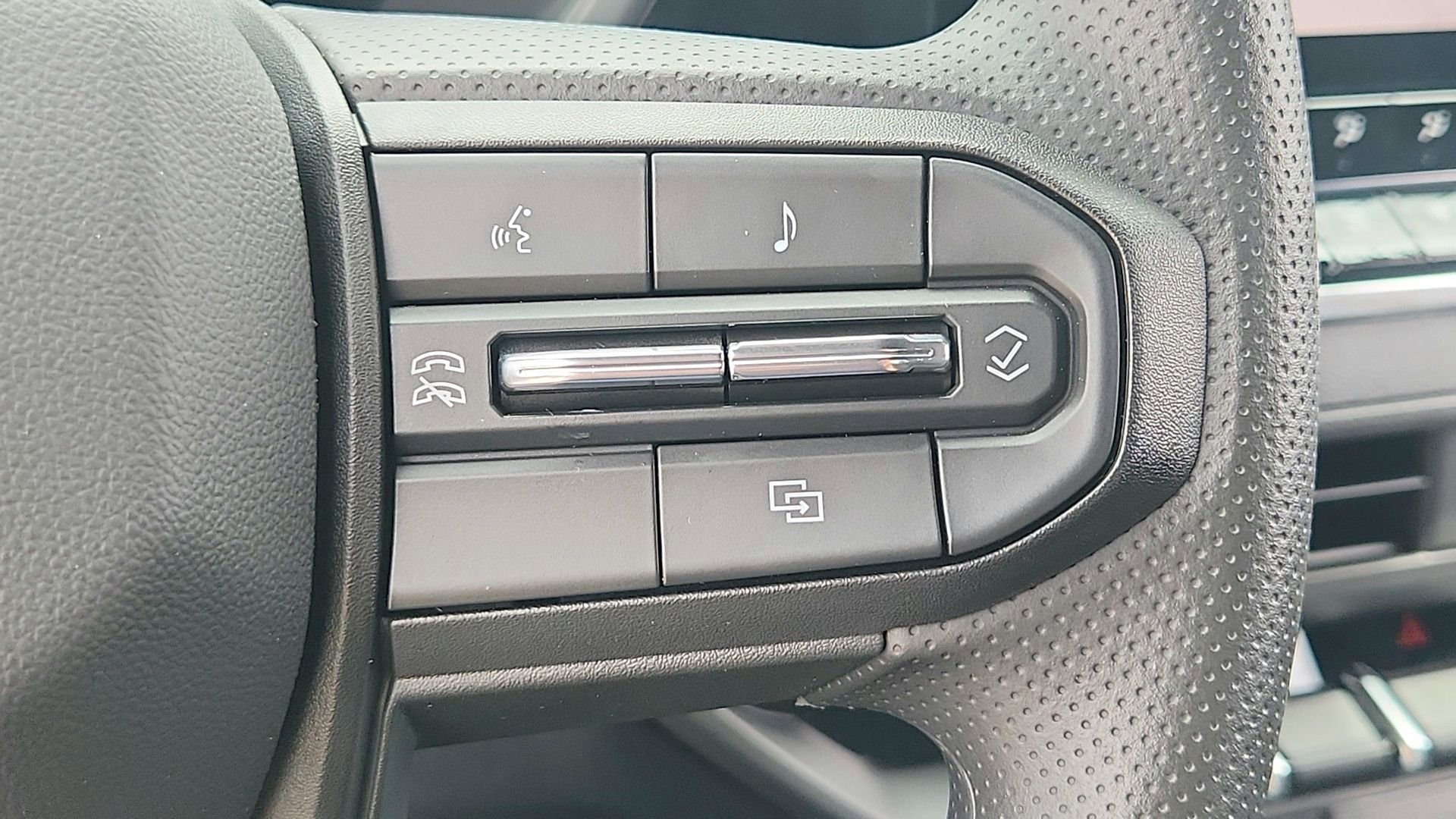 2026 Chevrolet Colorado Trail Boss - Photo 26