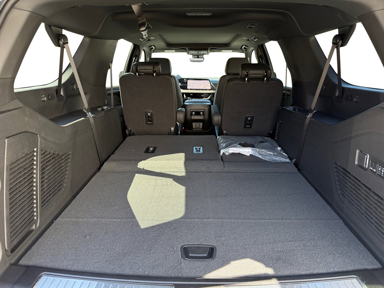 2025 Chevrolet Suburban High Country - Photo 17