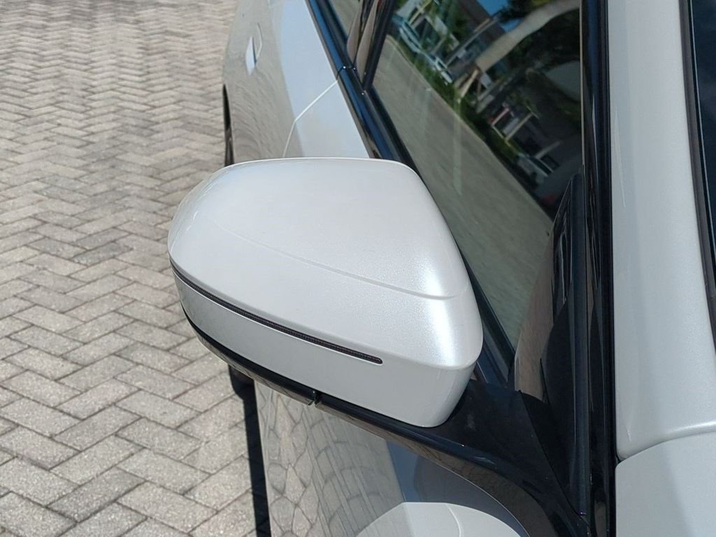 New 2027 Mineral White Metallic BMW 530i xDrive image 12