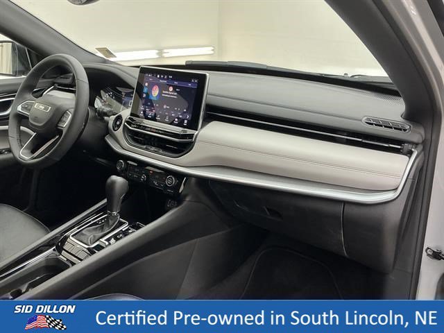 Used 2025 Silver Zynith Metallic Clearcoat Jeep Limited image 21