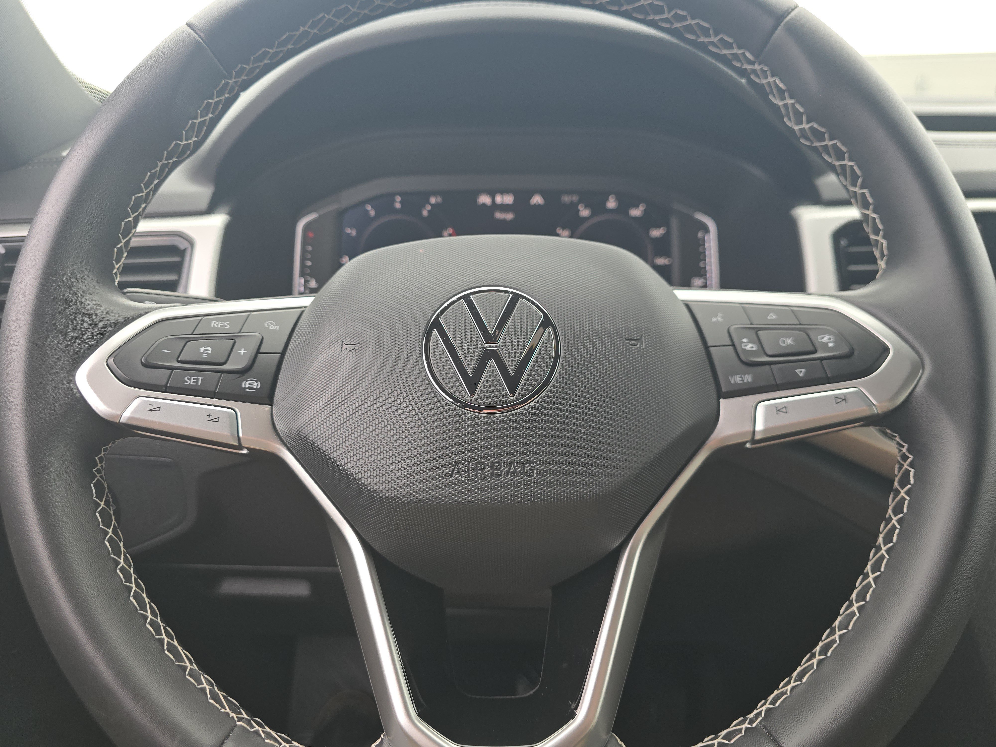 Certified Used 2023 Blue Metallic Volkswagen 3.6L V6 SE w/Technology image 22