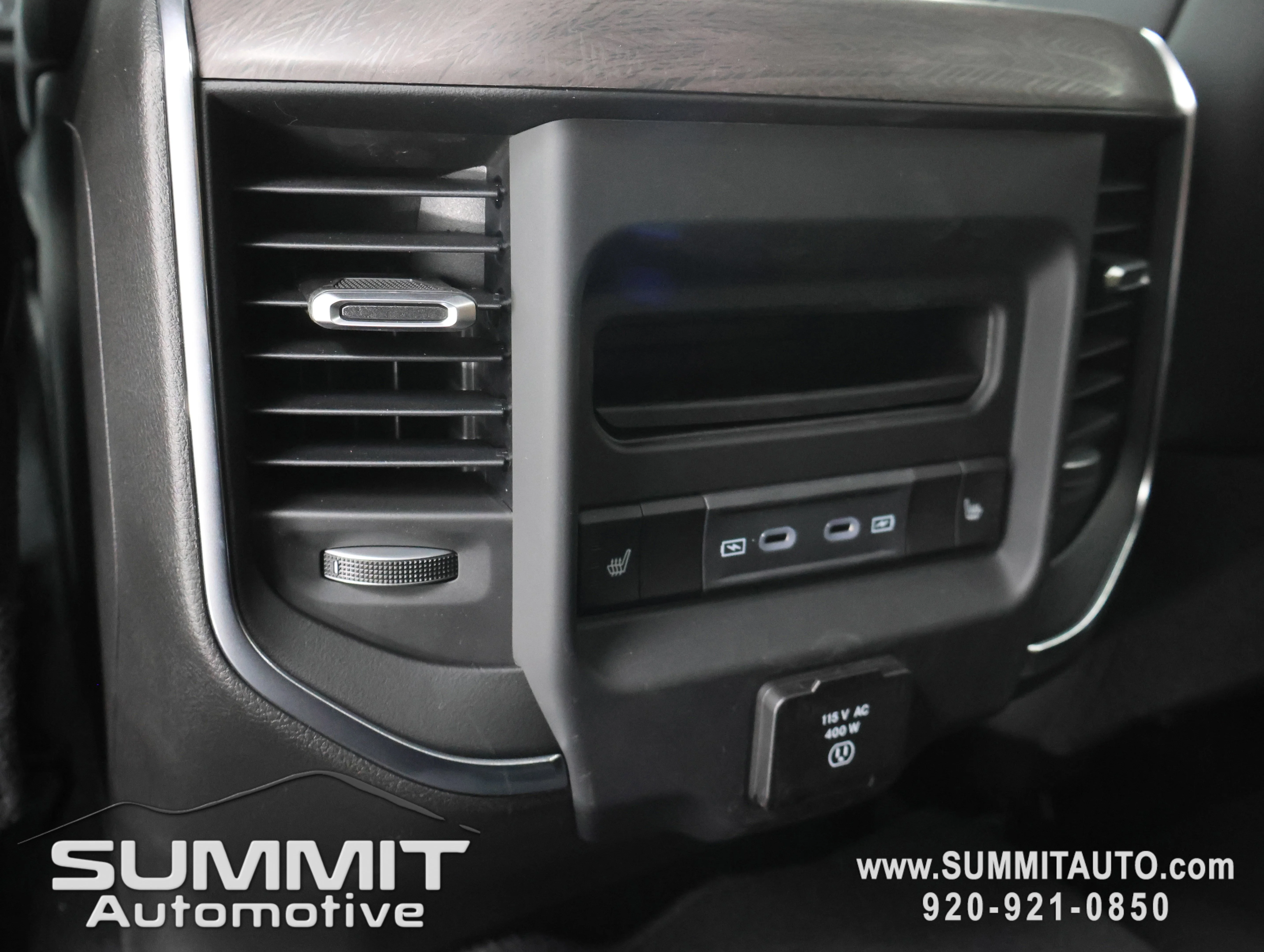New 2026 Granite Crystal Metallic Clear-Coat Exterior Paint RAM Laramie image 34
