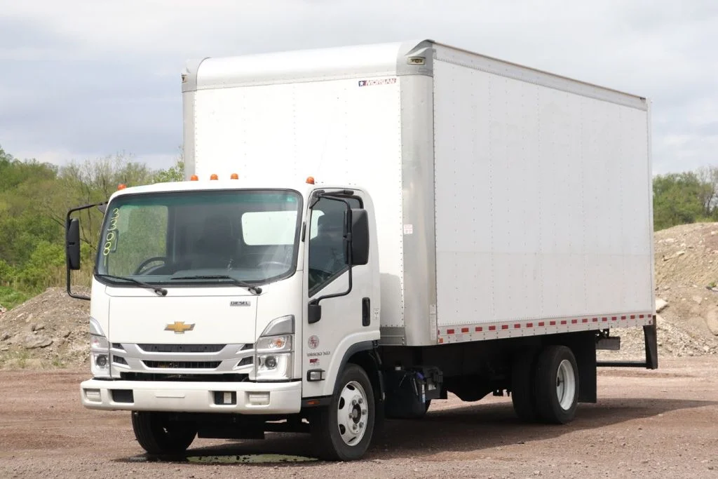 Used 2023 Arctic White Chevrolet Base image 5