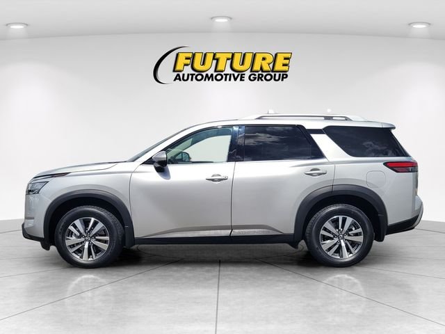 Used 2024 Silver Nissan SL image 6
