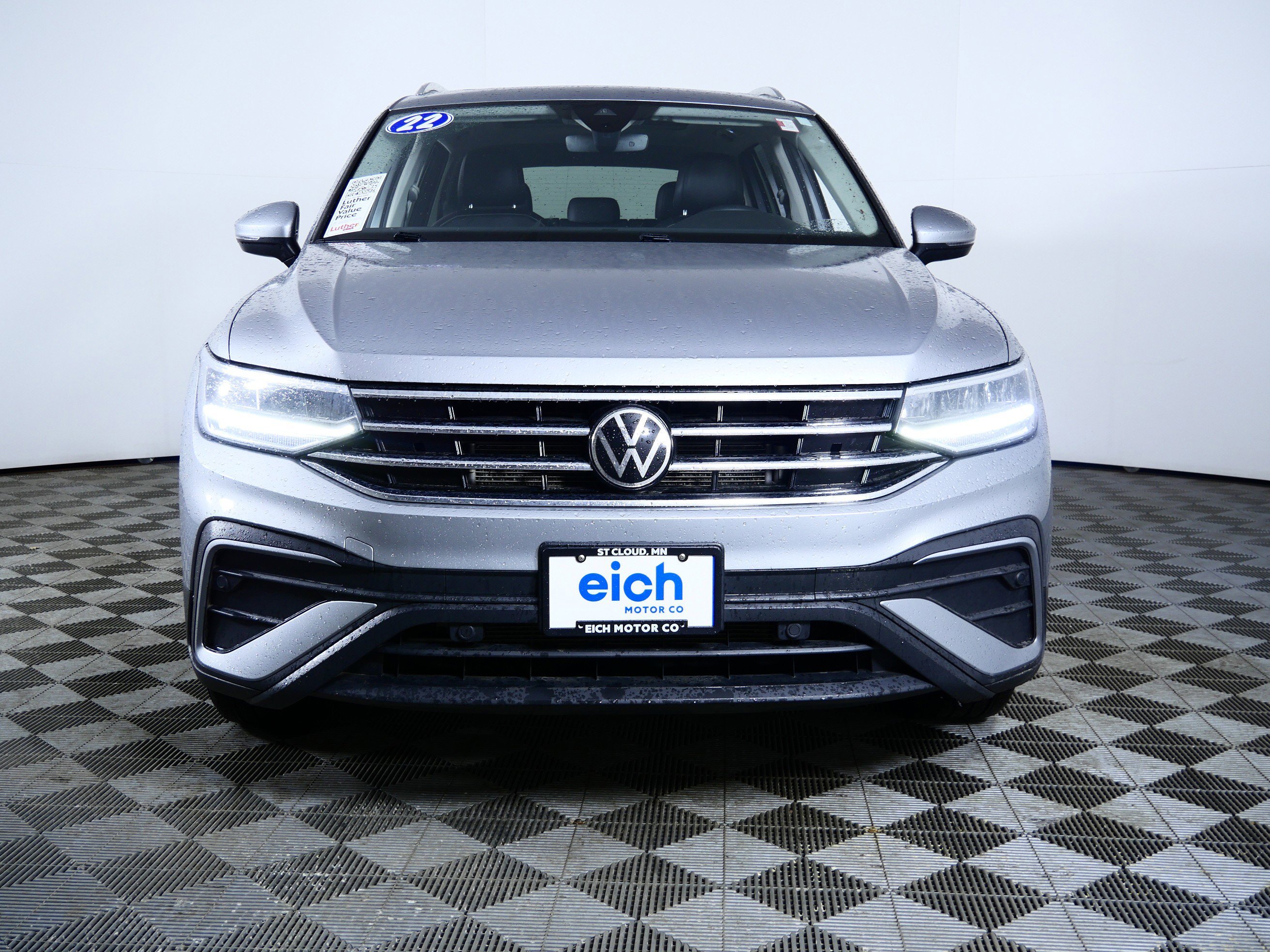 Used 2022 Volkswagen Tiguan SE with VIN 3VV2B7AX4NM135852 for sale in St. Cloud, Minnesota