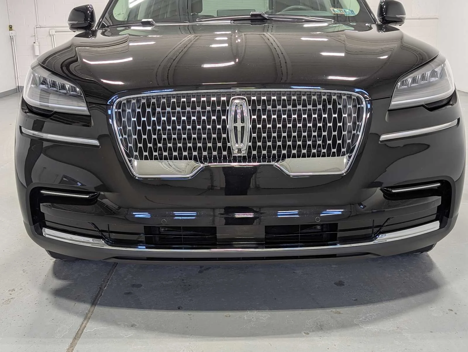 Certified Used 2024 Infinite Black Lincoln Reserve image 2