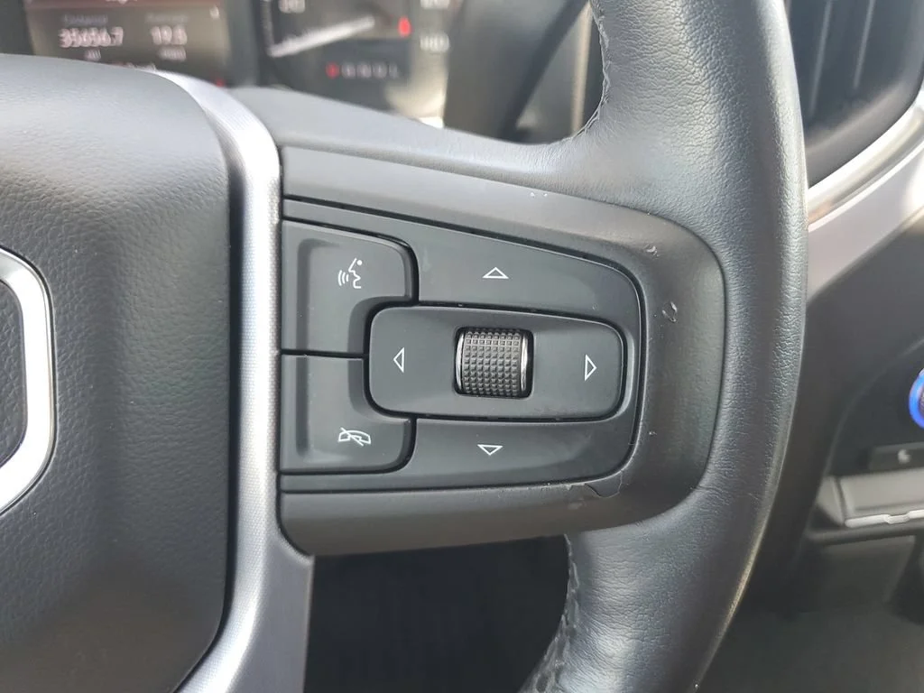 Used 2020 SUMMIT WHITE GMC SLE image 20
