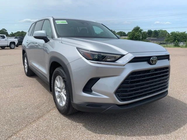 Used 2024 Silver Toyota XLE image 1