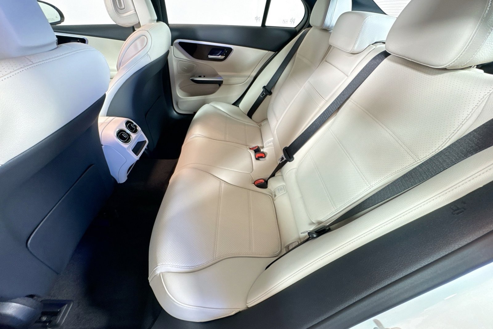 New 2026 Polar White Mercedes-Benz C 300 image 22