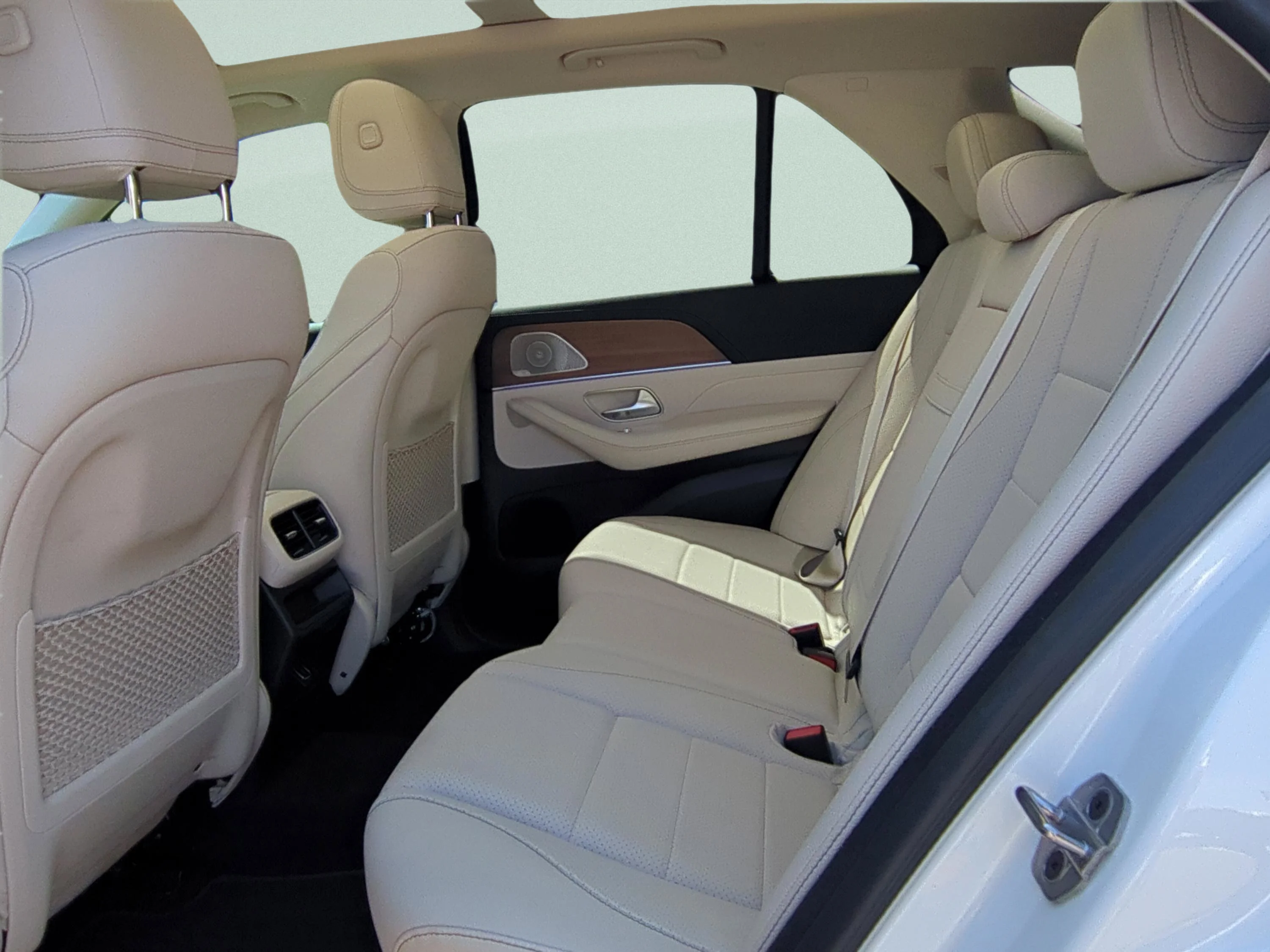 Used 2022 MANUFAKTUR Diamond White Bright Mercedes-Benz GLE 350 image 9