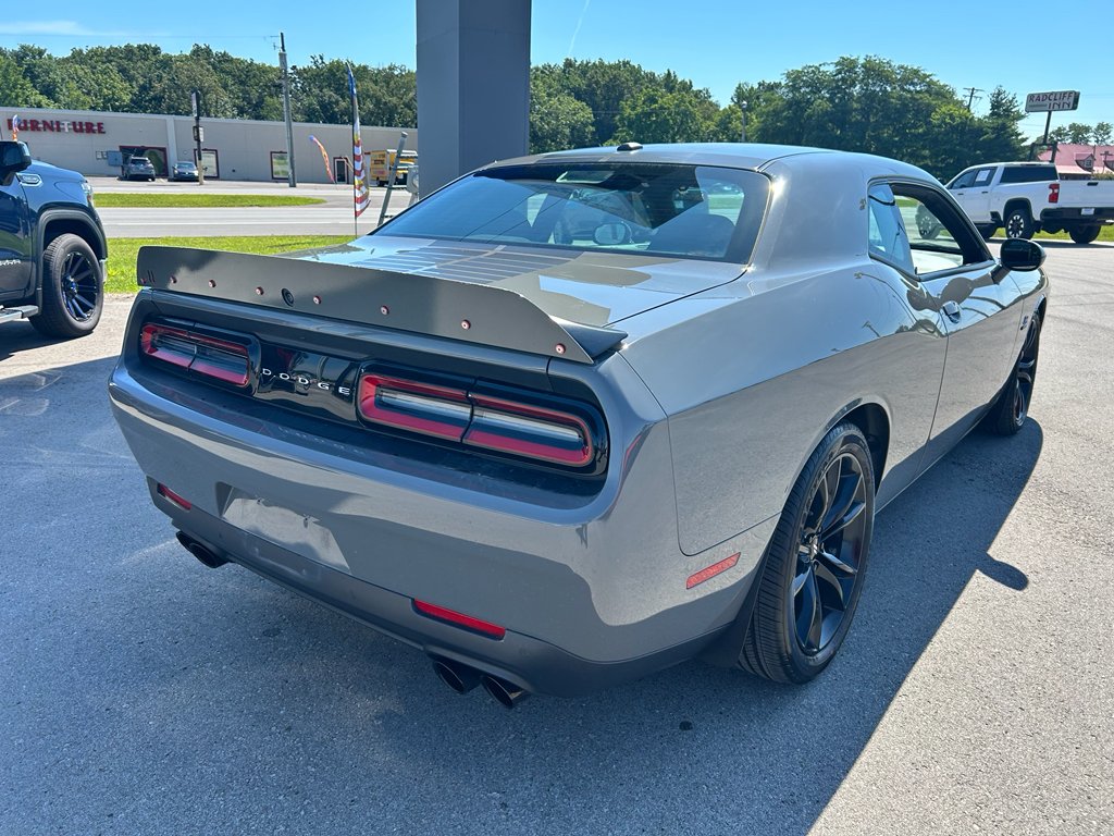 Used 2018 Destroyer Gray Clearcoat Dodge R/T image 5