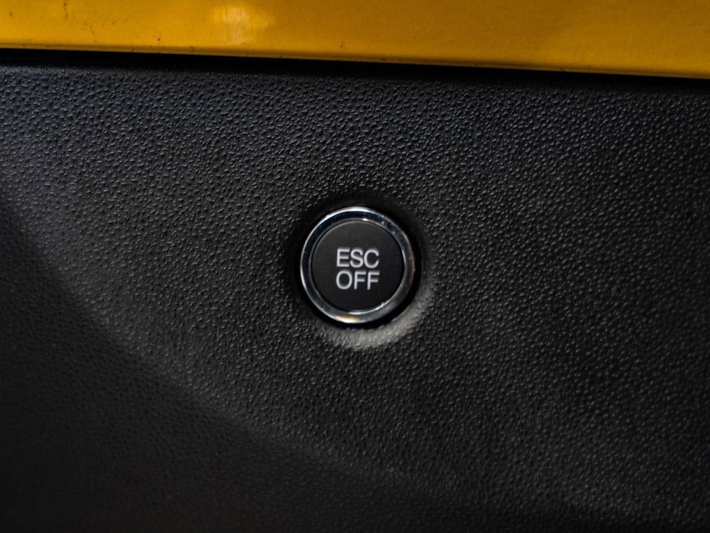Used 2017 Giallo Moderna Perla (Pearl Yellow Tri-Coat) FIAT Abarth image 40