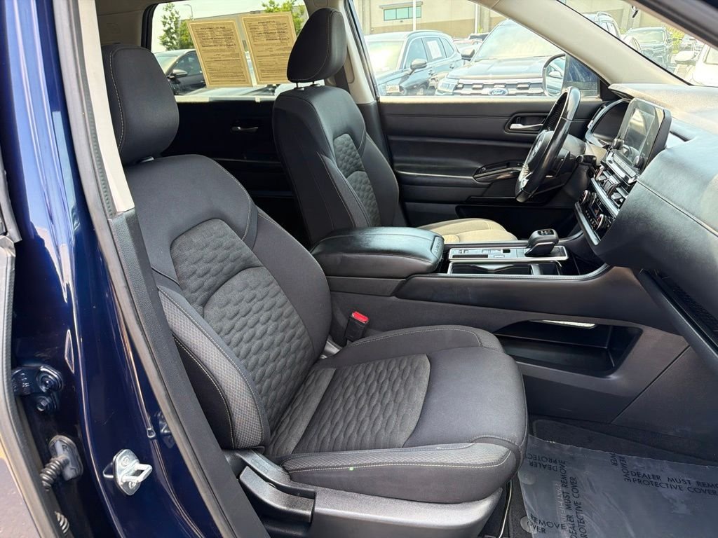 Used 2022 Blue Nissan SV image 18