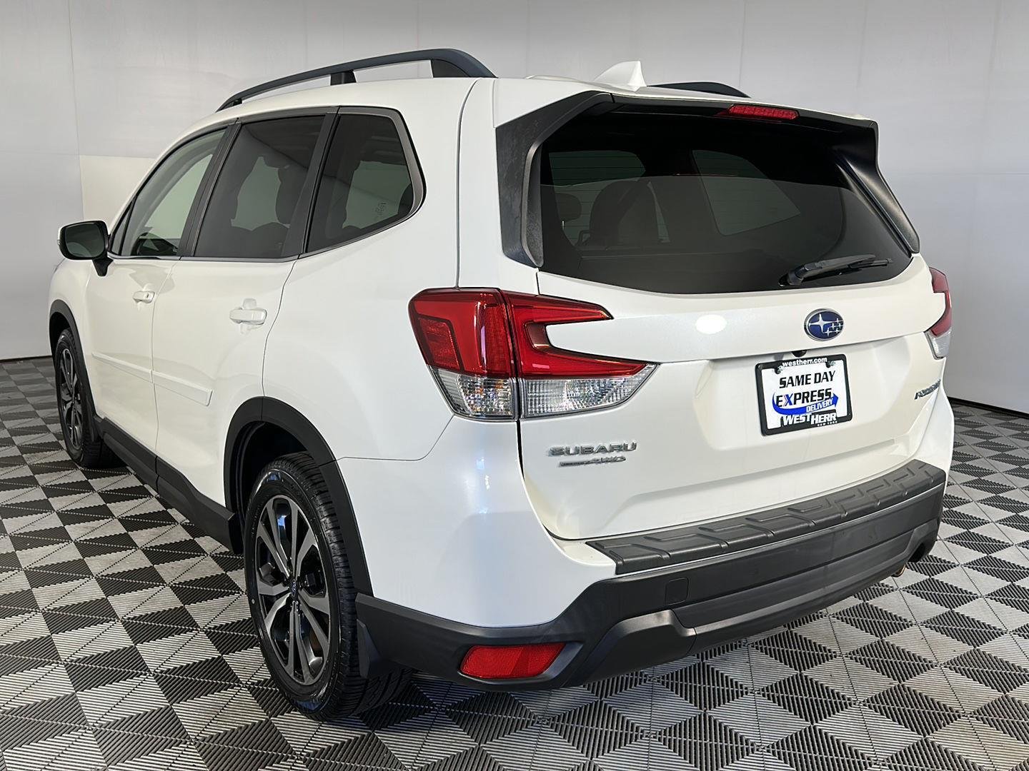 Used 2020 Crystal White Pearl Subaru Limited image 4