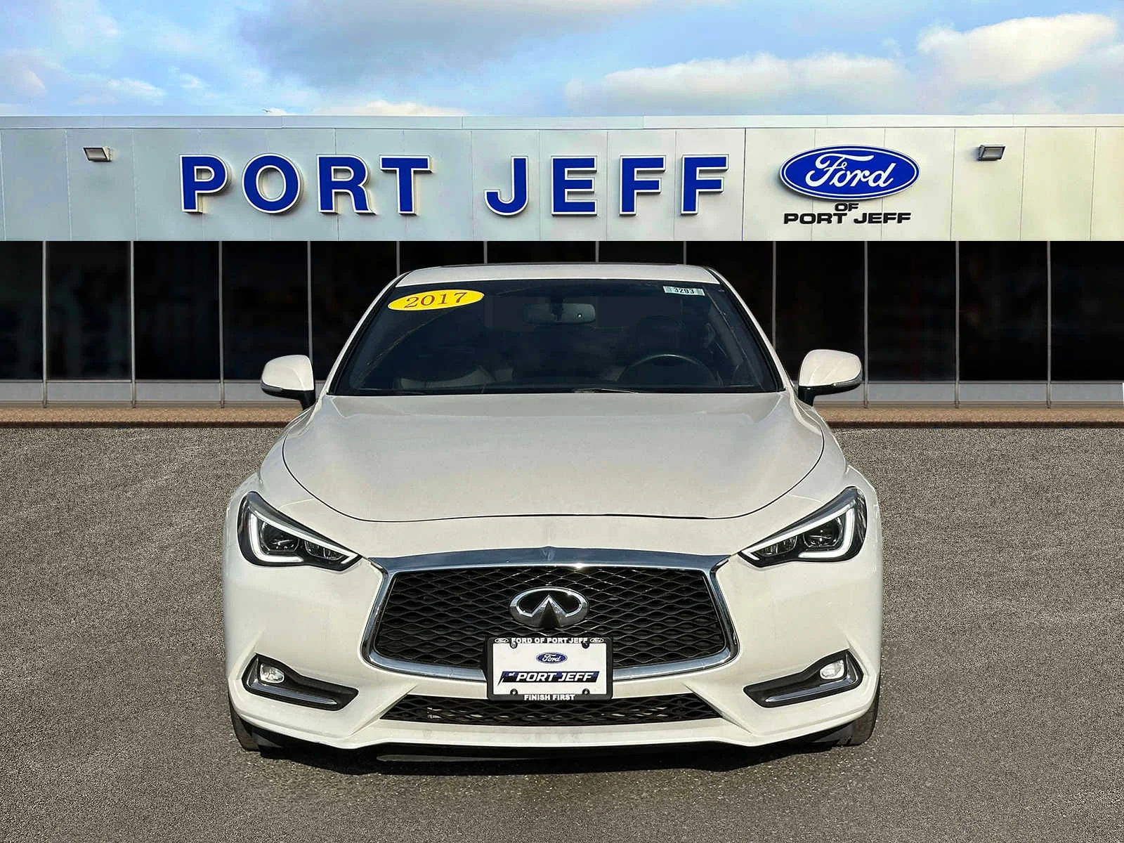 Used 2017 INFINITI Q60 Coupe Premium with VIN JN1CV7EL4HM321055 for sale in Port Jefferson Station, NY