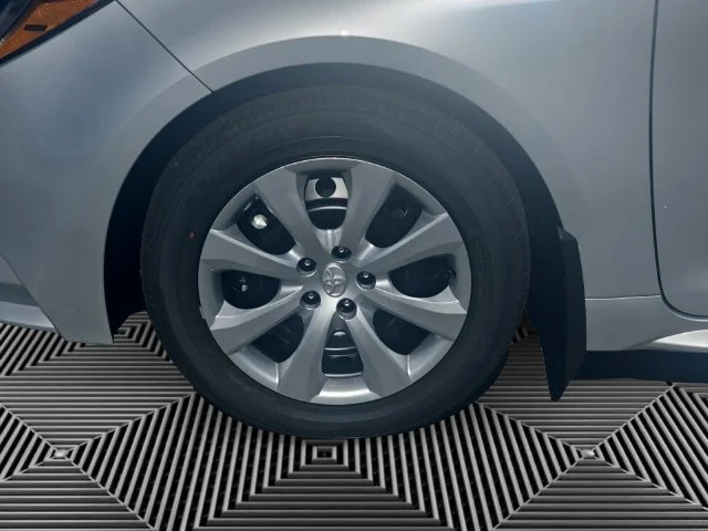 New 2027 Classic Silver Metallic Toyota LE image 12