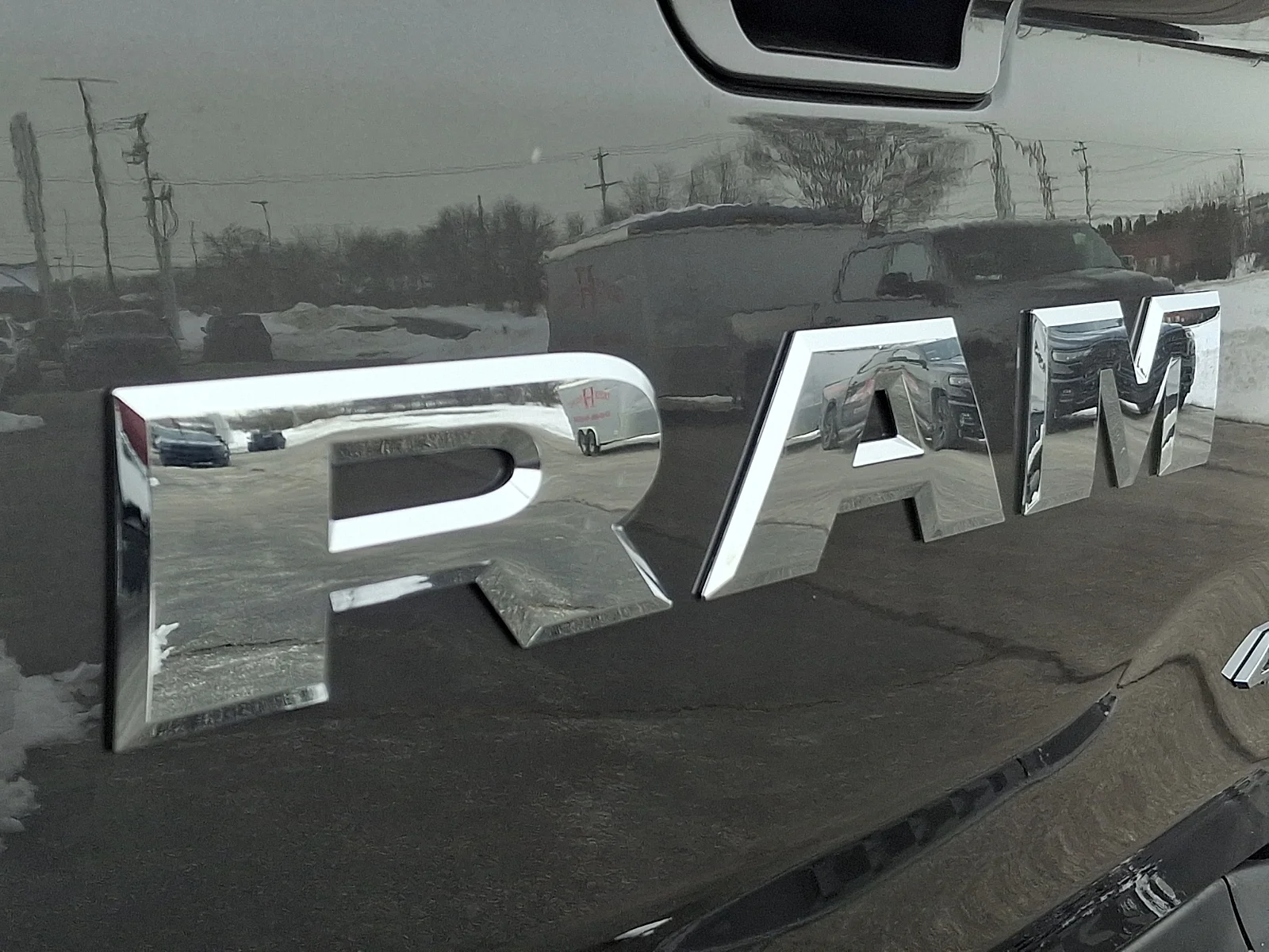 New 2026 Granite Crystal Metallic Clear-Coat Exterior Paint RAM Laramie image 23