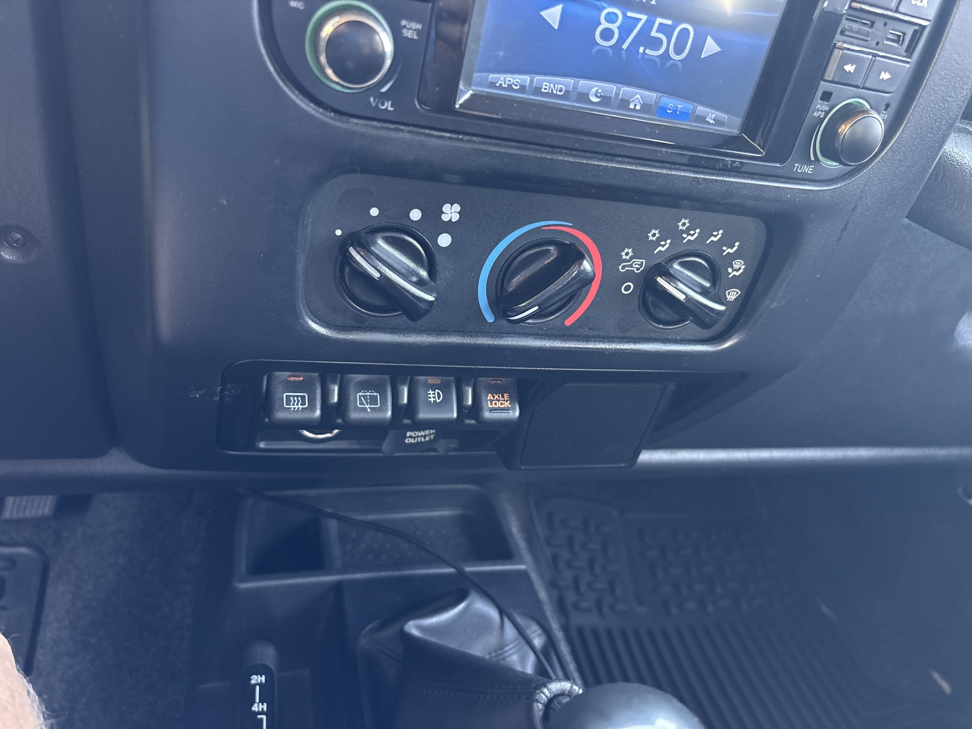 Used 2006 White Jeep Rubicon image 24