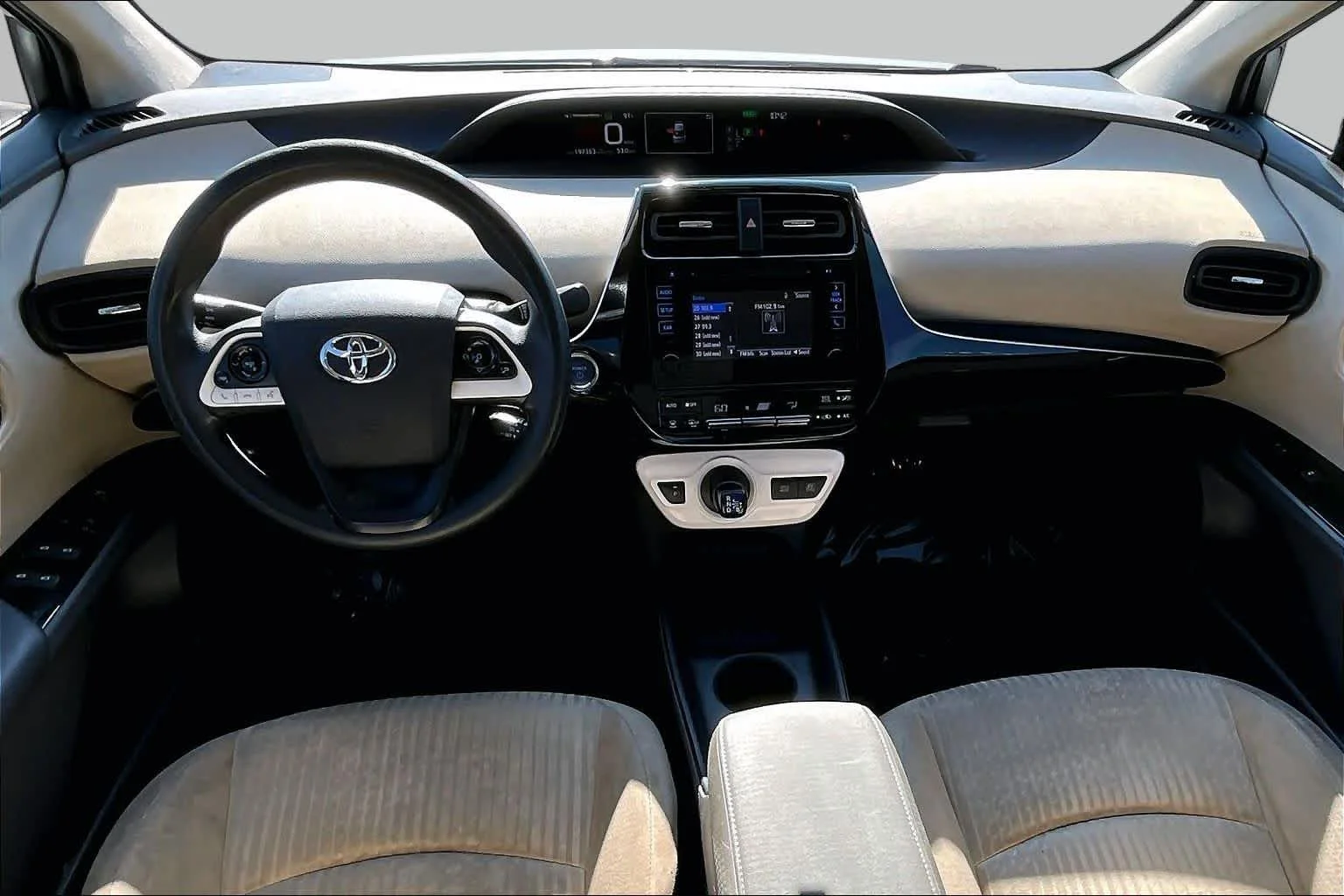 Used 2016 Blizzard Pearl Toyota Three image 12