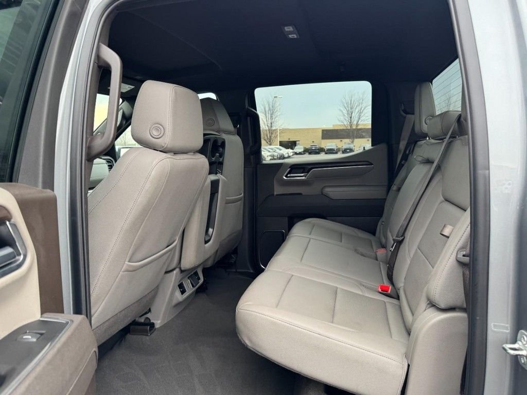 Used 2025 Silver GMC SLT image 10
