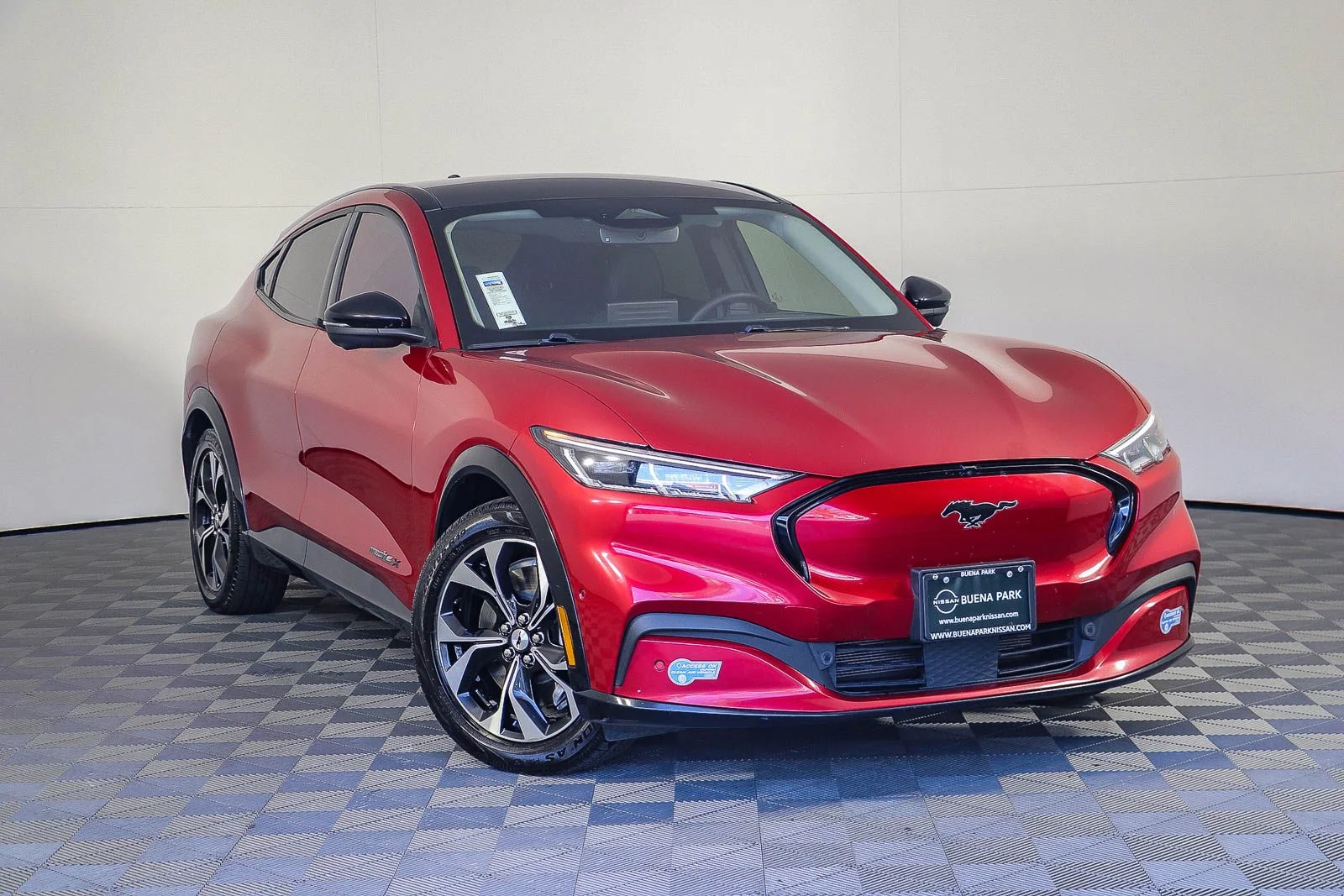 2021 Ford Mustang-Mach-e Premium's photo