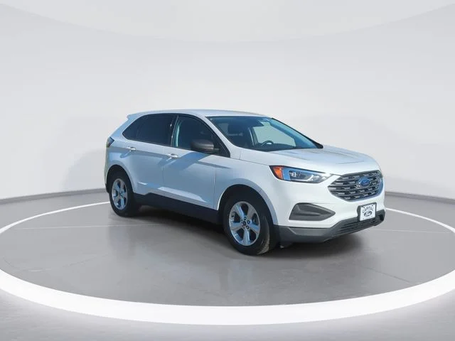 Used 2020 White Ford SE image 2