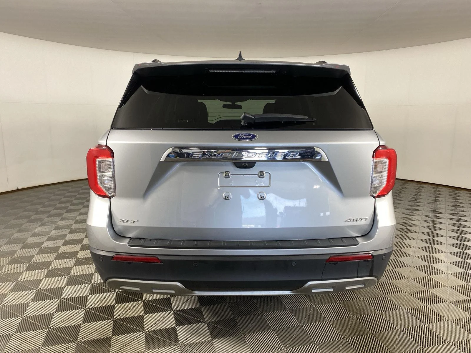 Used 2023 Iconic Silver Ford XLT image 6