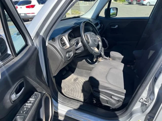 Used 2017 Glacier Metallic Jeep Latitude image 16