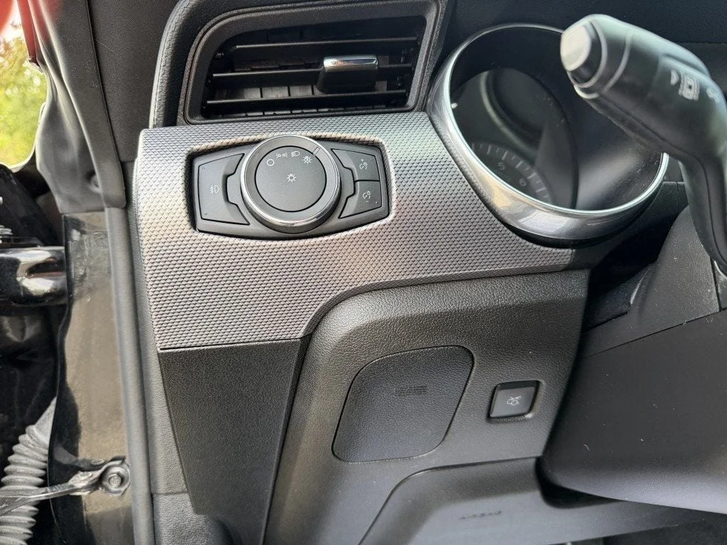 Used 2021 Shadow Black Ford GT Fastback w/ Black Accent Pkg, 10-Speed Auto & Remote Start image 17