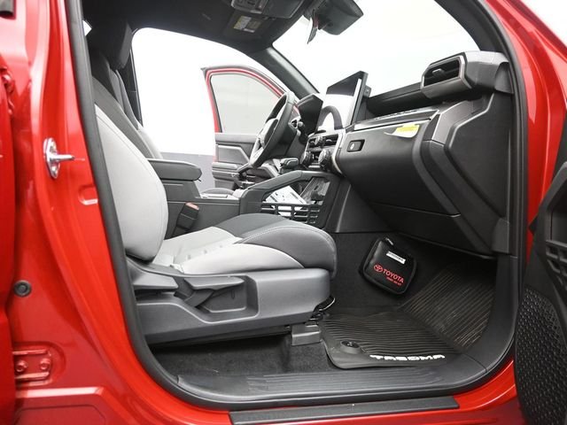 2025 Toyota Tacoma TRD Off Road - Photo 14