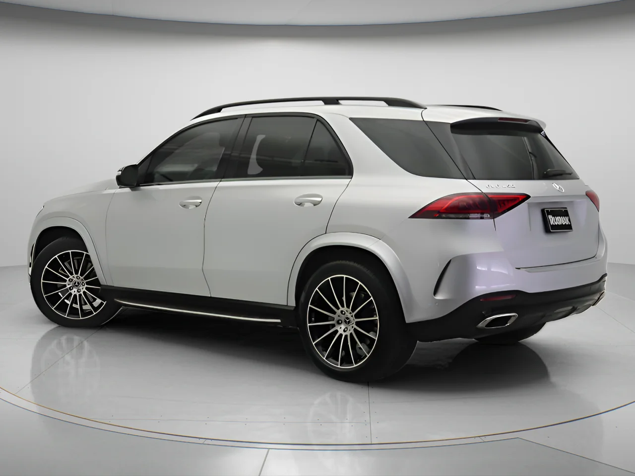 Used 2020 Silver Mercedes-Benz 450 4MATIC® AMG® Package image 2