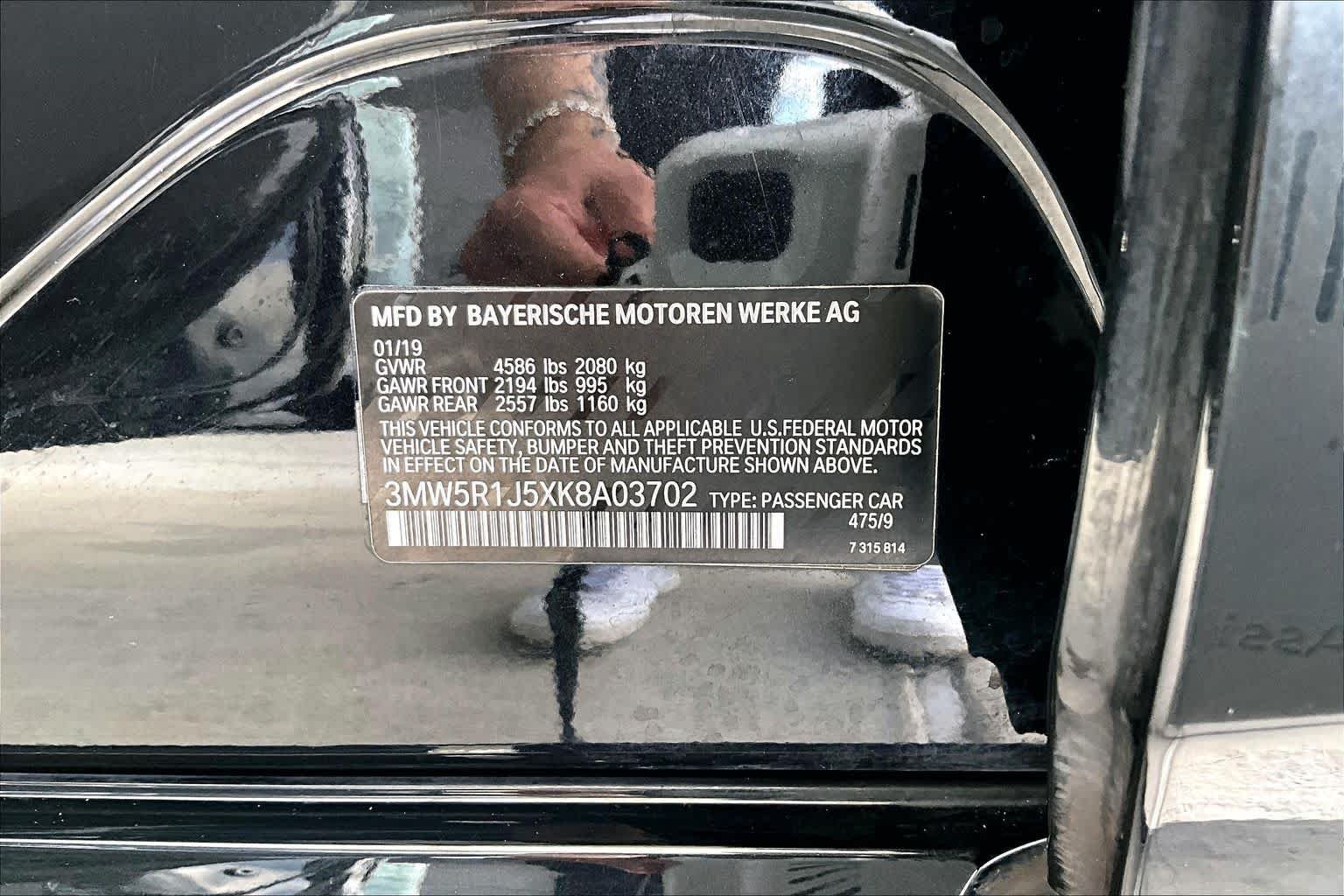 Used 2019 Jet Black BMW 330i image 29