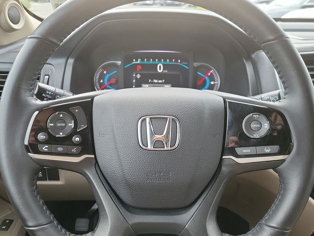 Certified Used 2020 Platinum White Pearl Honda Touring image 22