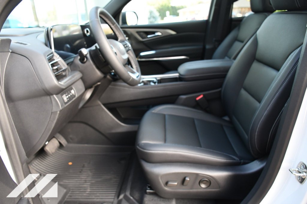 2027 Chevrolet Traverse LT - Photo 21