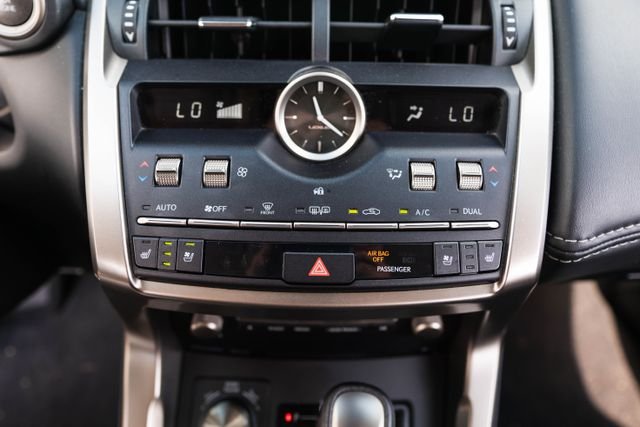 2020 Lexus NX 300 - Photo 28
