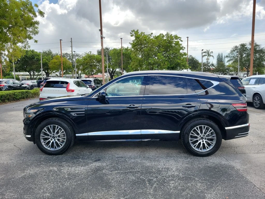 Used 2025 Black Genesis 2.5T image 4
