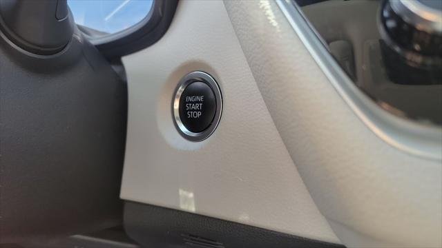 Certified Used 2025 SILVER ME. Toyota  image 23