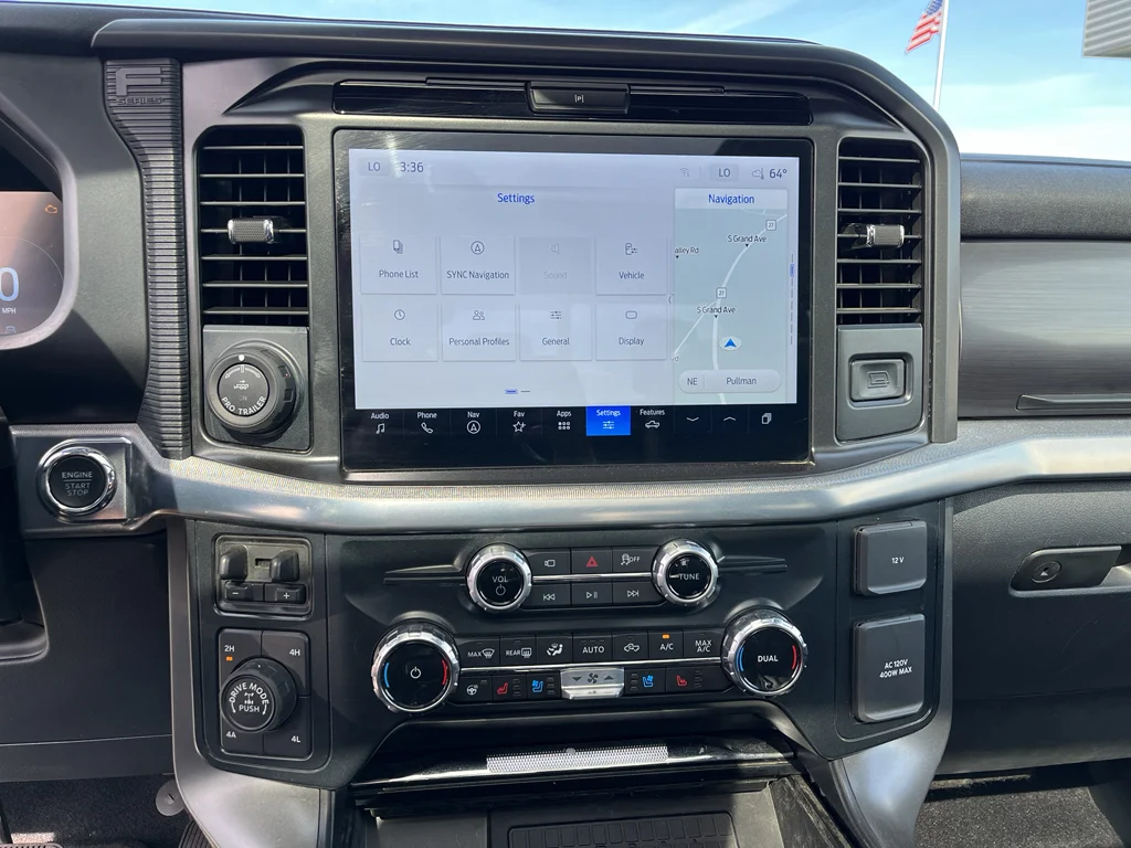 Used 2025 White Ford Lariat image 27