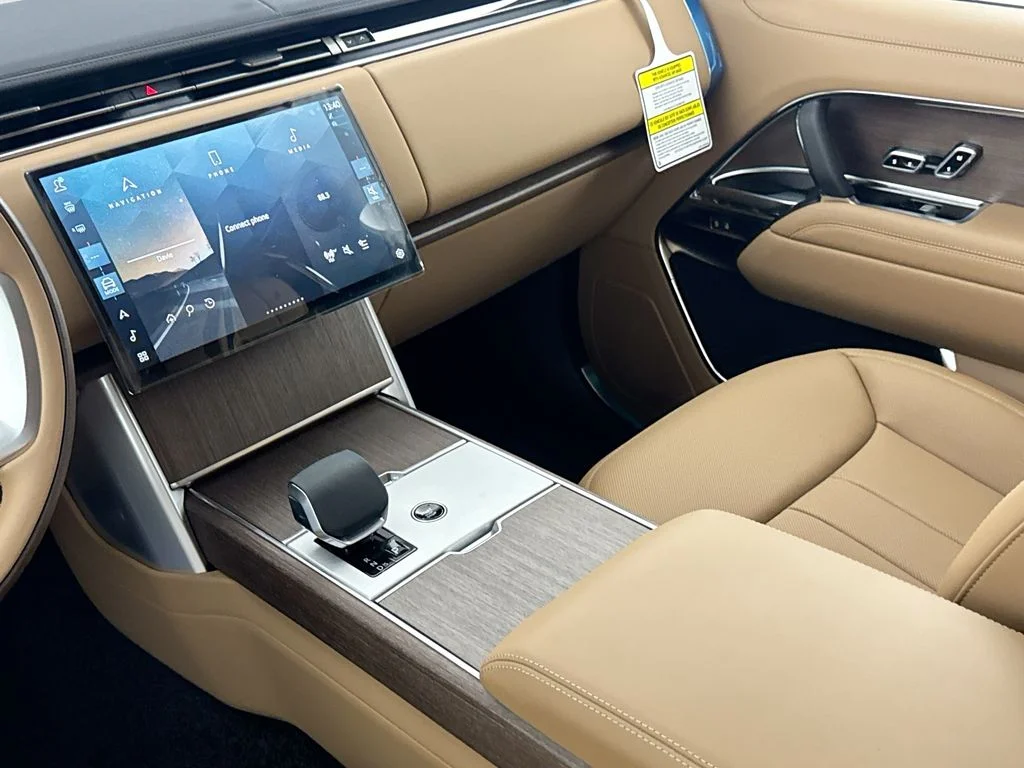 New 2026 Santorini Black Land Rover SE image 24